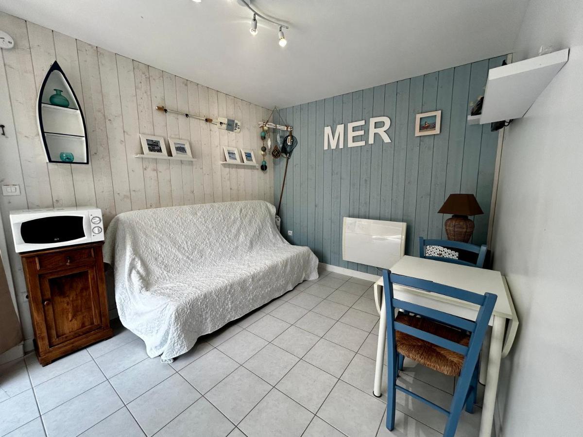 Les Cabanes Du Lac Vandré Exteriör bild