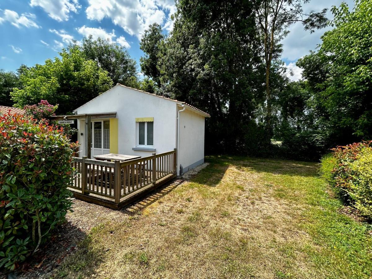 Les Cabanes Du Lac Vandré Exteriör bild